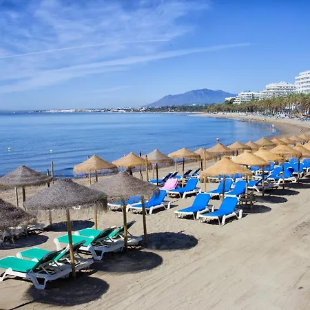 Sunset Sunshine Pool And Golf - Happy