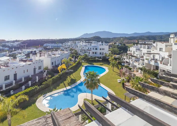 Sunset Sunshine Pool And Golf - Happy